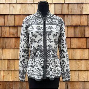 Alpaca Imports Grey and White Floral Zip Up Cardigan, M